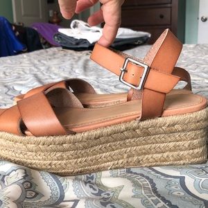 Express size 8 Camel Platform Shoes